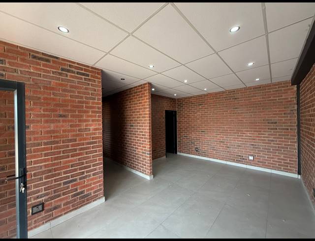 3,800M² WAREHOUSE FOR SALE IN CHLOORKOP